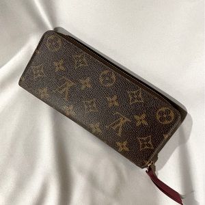 Authentic Louis Vuitton Clemence wallet. Peony inside. Great condition.